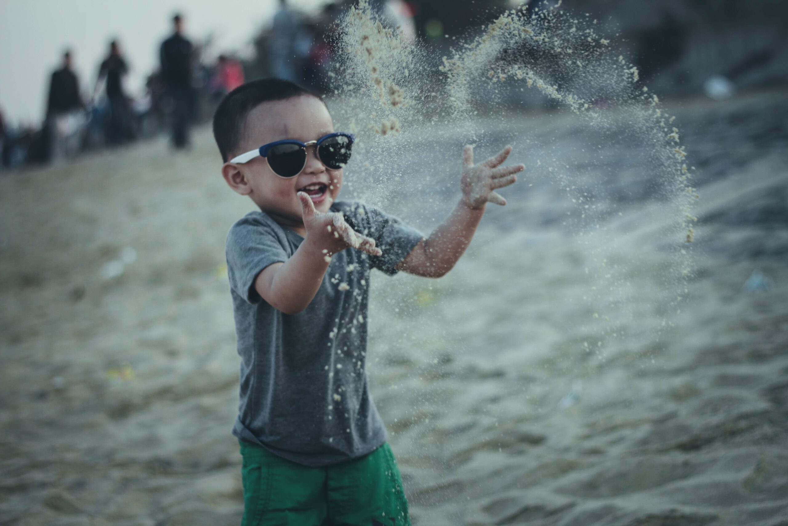 action-alone-beach-boy-240145