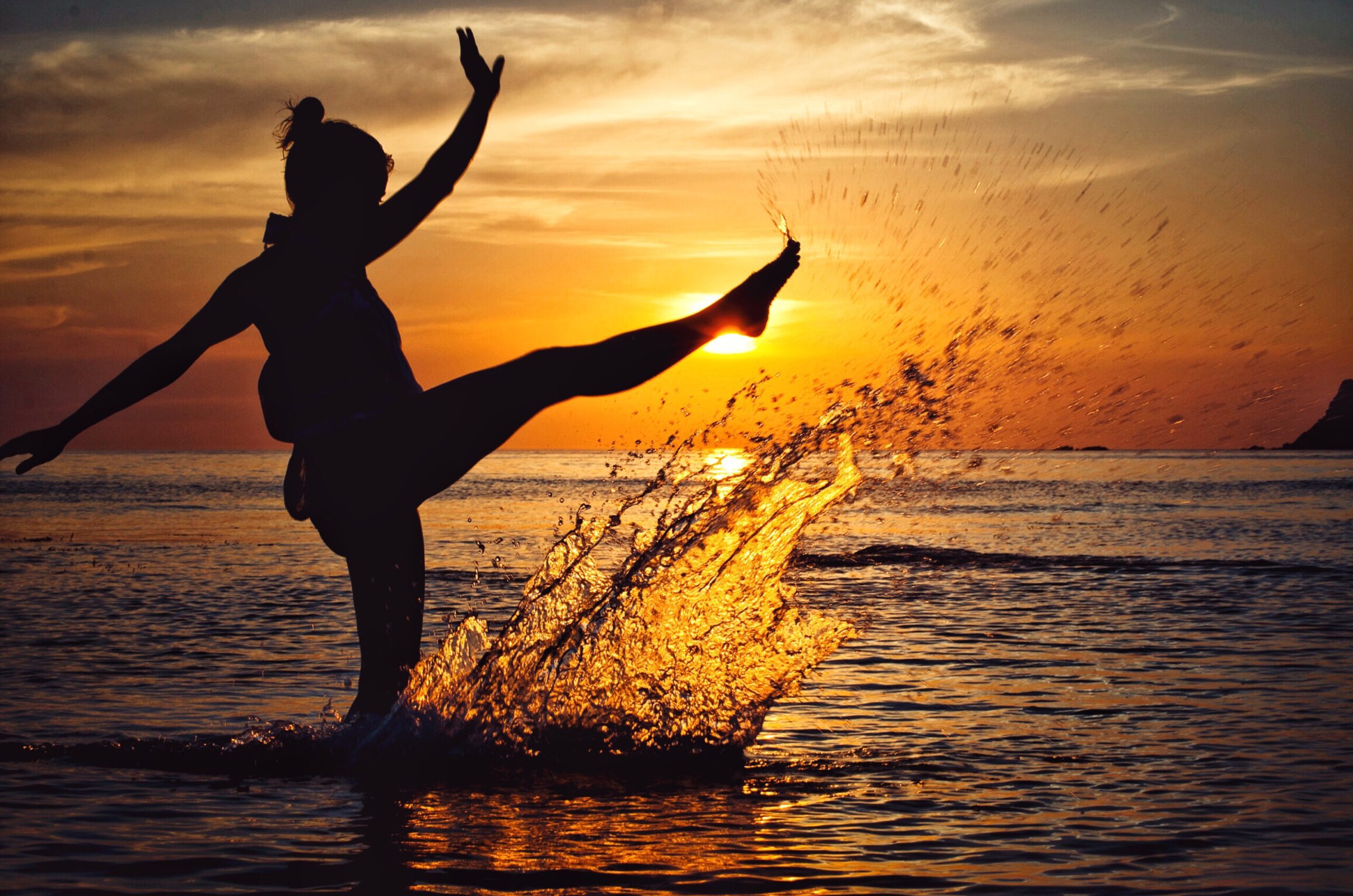 backlit-beach-dawn-dusk-227674